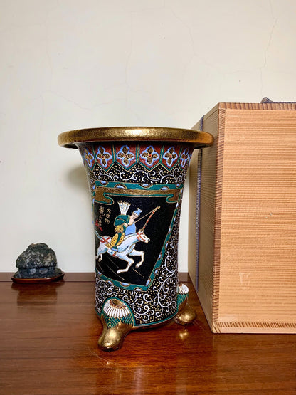 Hōtō Ryūzan Rare Hunting Scene Omoto Pot