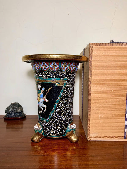Hōtō Ryūzan Rare Hunting Scene Omoto Pot