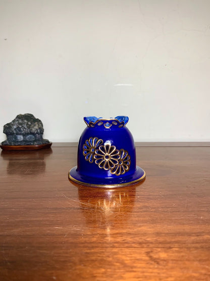 Sakai Tensan Gold-Enamelled Blue Glaze Pierced Chrysanthemum Pattern Omoto Pot