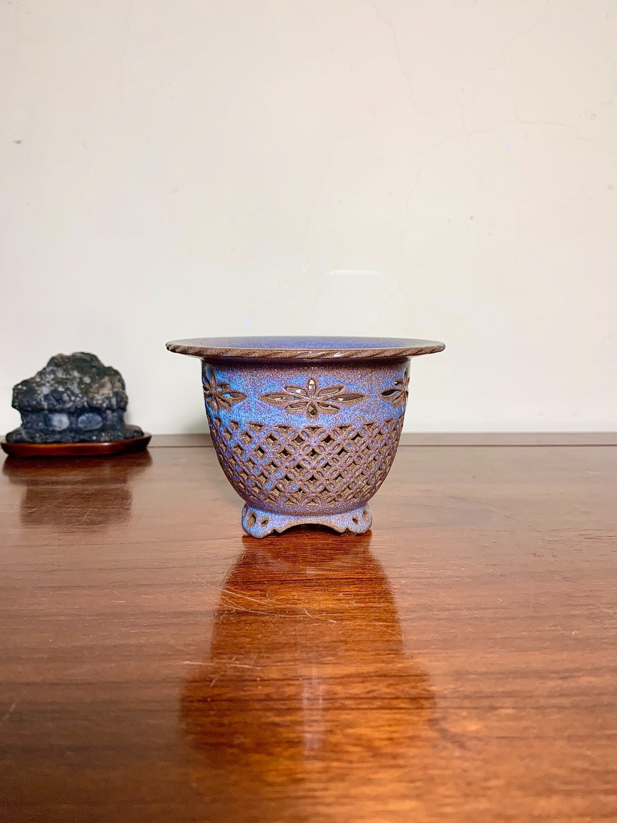 Sakai Tensan Shinsha Copper-Red Glaze Kiln-Transmuted Double Pattern Pierced Omoto Pot