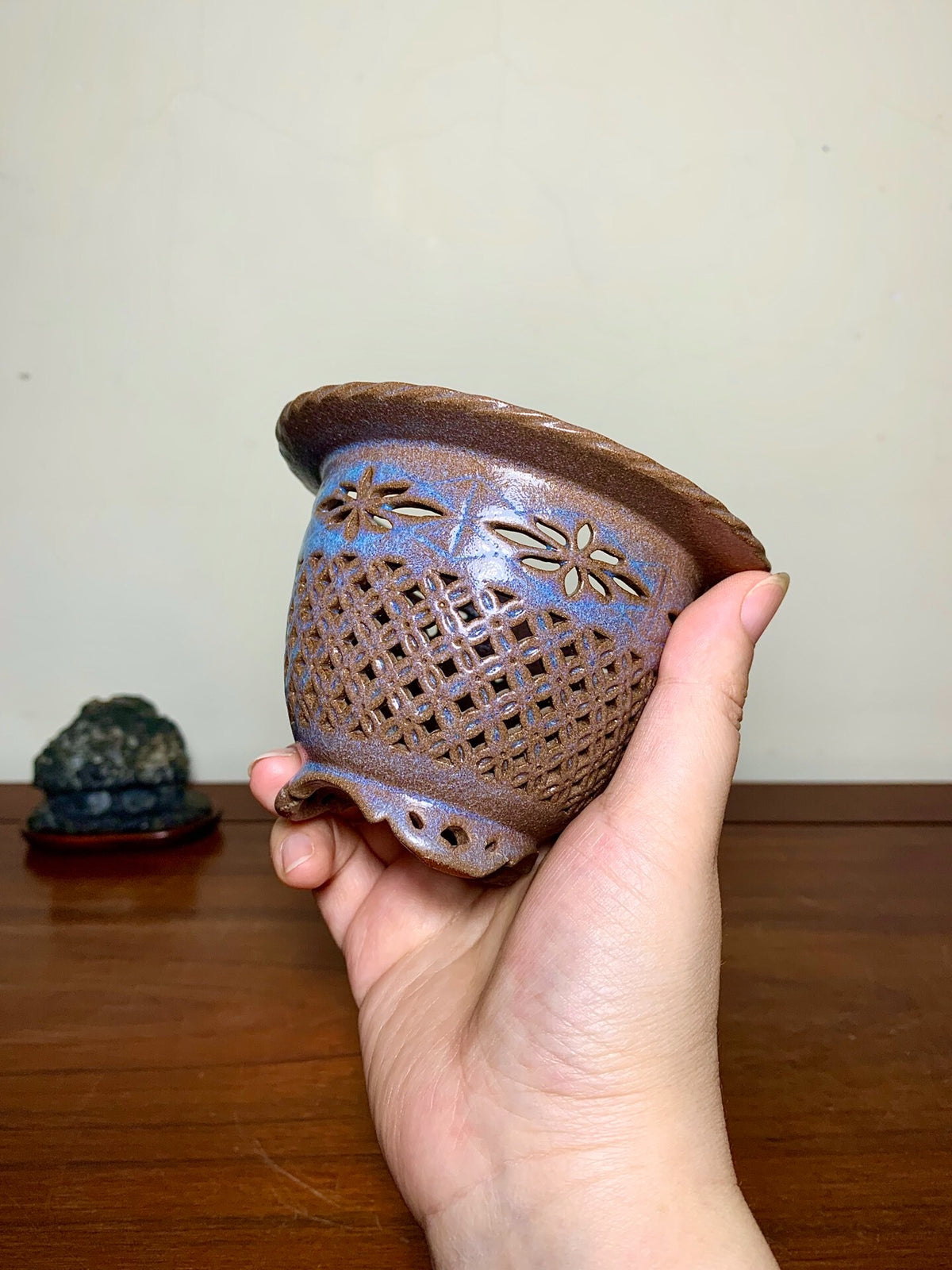 Sakai Tensan Shinsha Copper-Red Glaze Kiln-Transmuted Double Pattern Pierced Omoto Pot