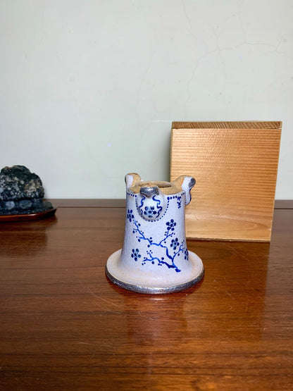 Sakai Tensan Blue-And-White Painted Brocade Pot