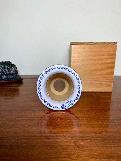 Sakai Tensan Blue-And-White Painted Brocade Pot