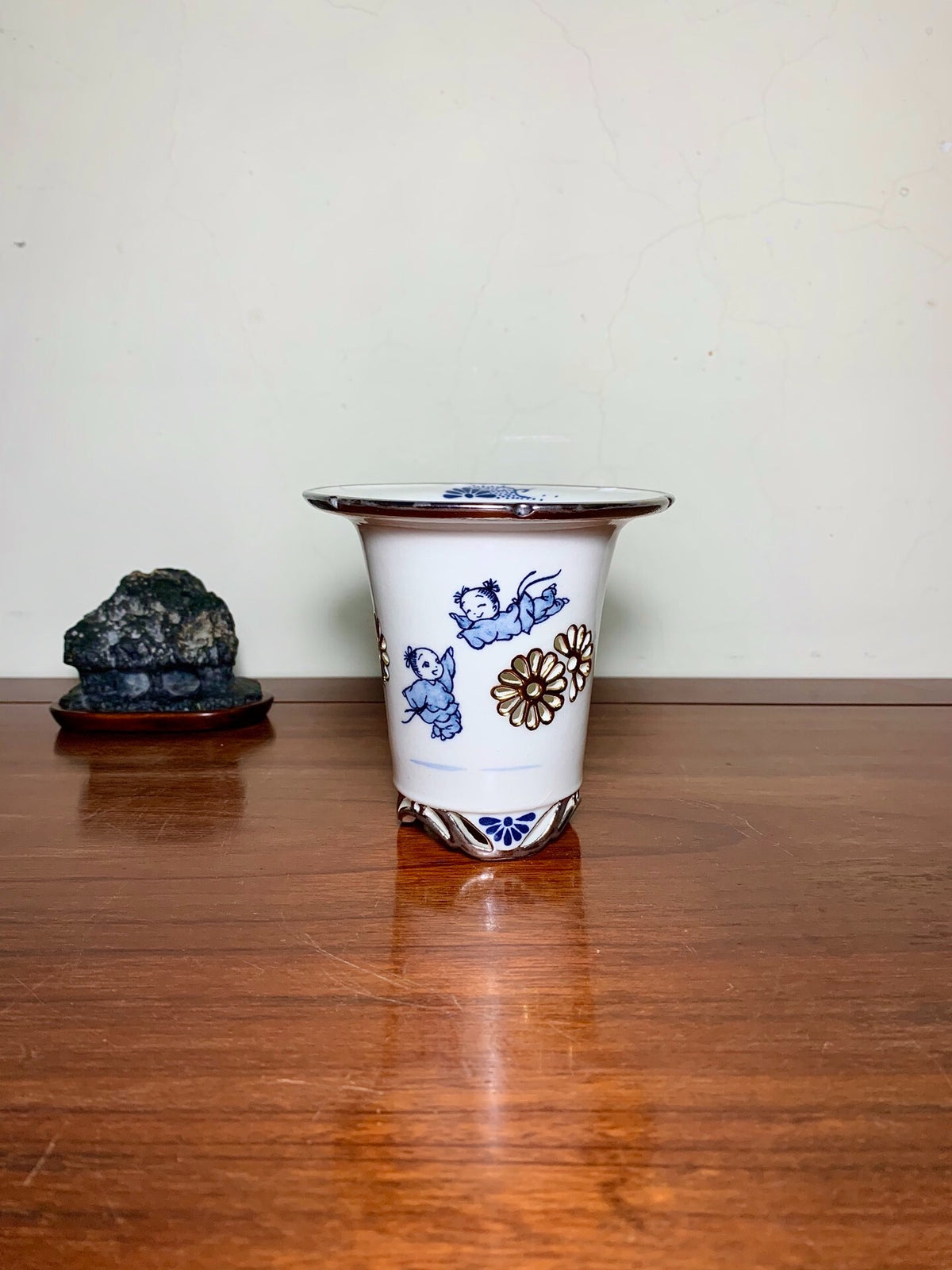 Tensan Kobo White Porcelain Blue-And-White Pierced Child Pot