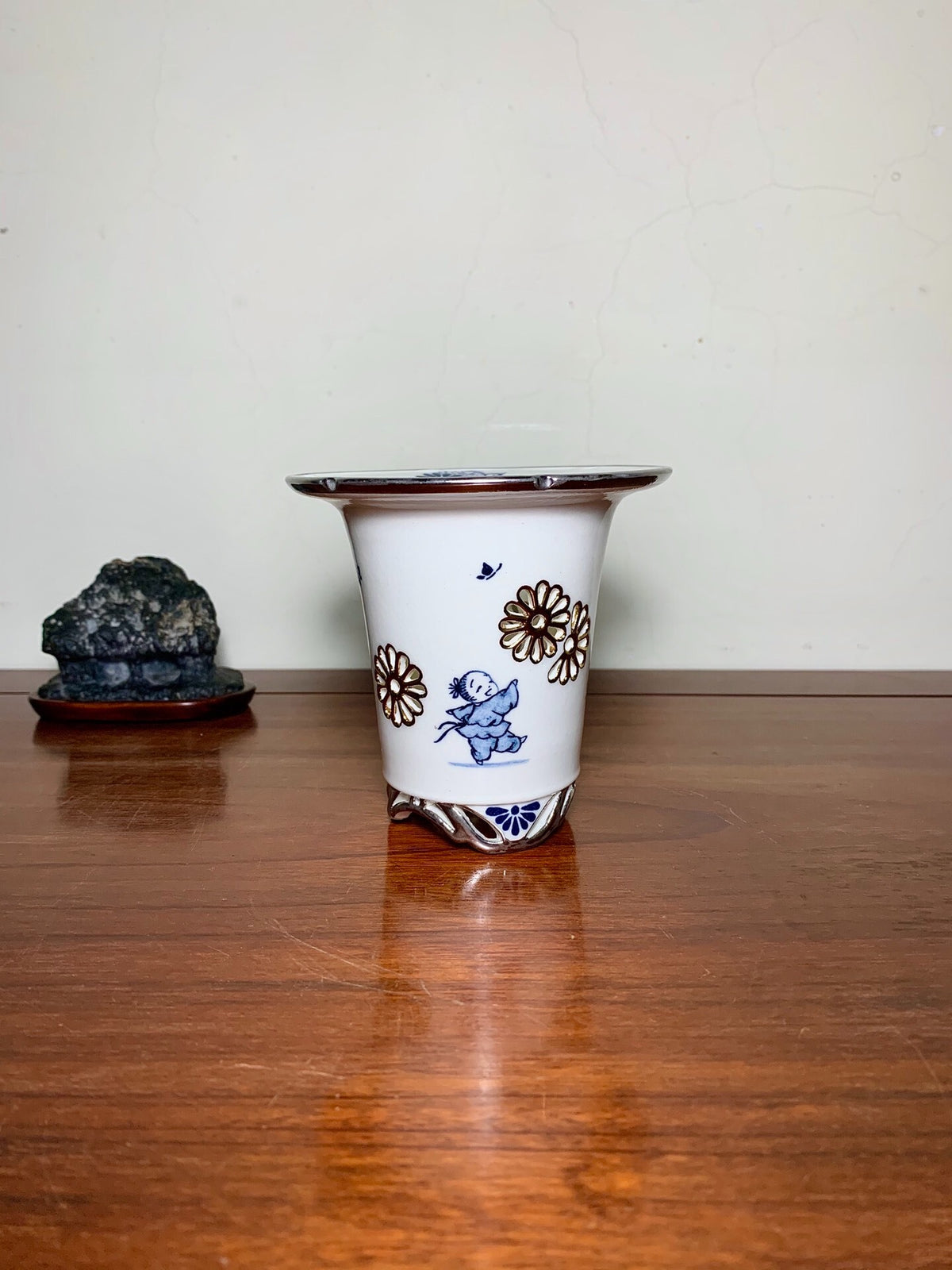 Tensan Kobo White Porcelain Blue-And-White Pierced Child Pot
