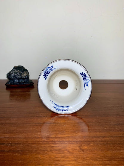 Tensan Kobo White Porcelain Blue-And-White Pierced Child Pot