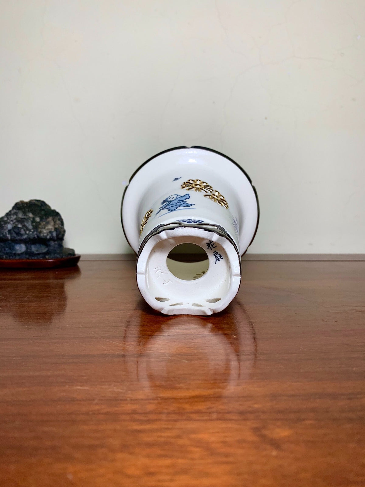 Tensan Kobo White Porcelain Blue-And-White Pierced Child Pot
