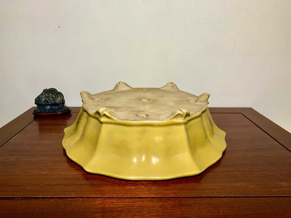 Yellow Glaze Lower Band Cloud Feet Antique Mirror-Rim Floral Japanese Pot by Shuufu