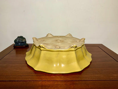 Yellow Glaze Lower Band Cloud Feet Antique Mirror-Rim Floral Japanese Pot by Shuufu