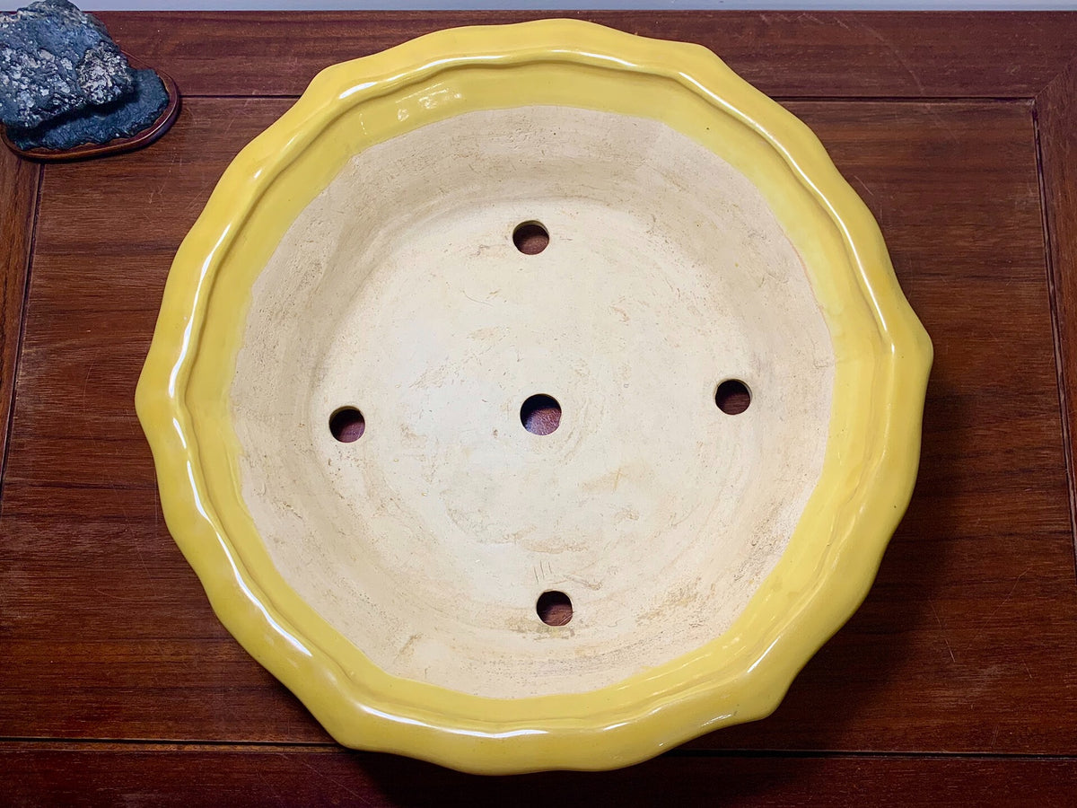 Yellow Glaze Lower Band Cloud Feet Antique Mirror-Rim Floral Japanese Pot by Shuufu