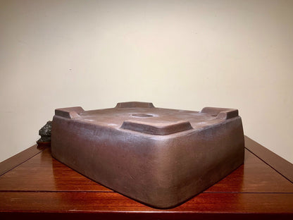 Chun Song, Fuka-Kaketsu, Cut-Foot Rectangular Japanese Pot