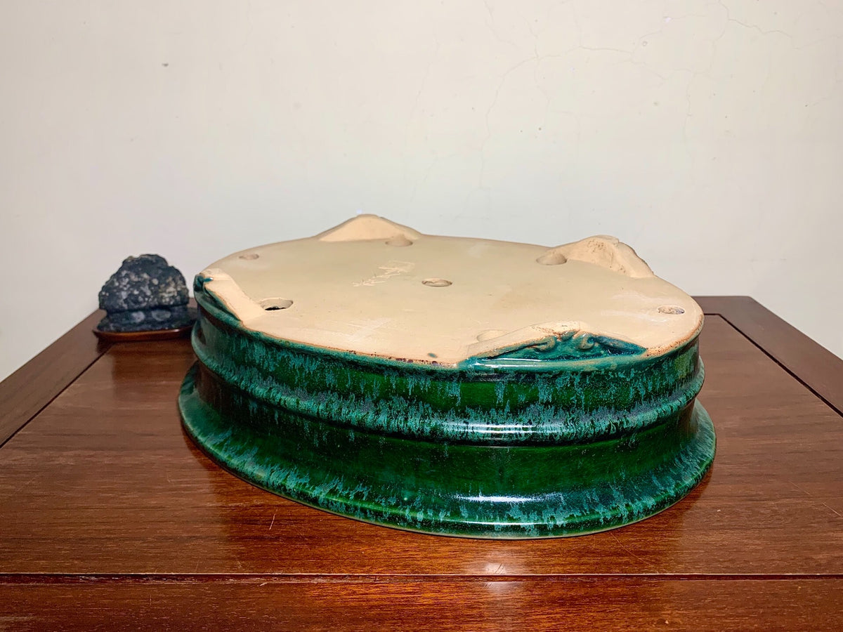 Green Glaze Kiln-Transmuted Cloud Feet Oval Japanese Pot by Shuufu