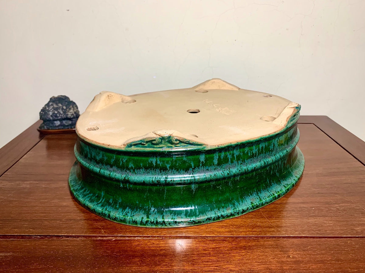 Green Glaze Kiln-Transmuted Cloud Feet Oval Japanese Pot by Shuufu
