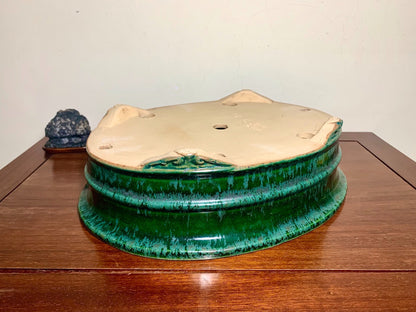Green Glaze Kiln-Transmuted Cloud Feet Oval Japanese Pot by Shuufu