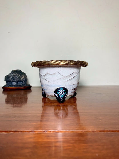 Shōsan Rope Rim Enamelled Landscape Omoto Pot