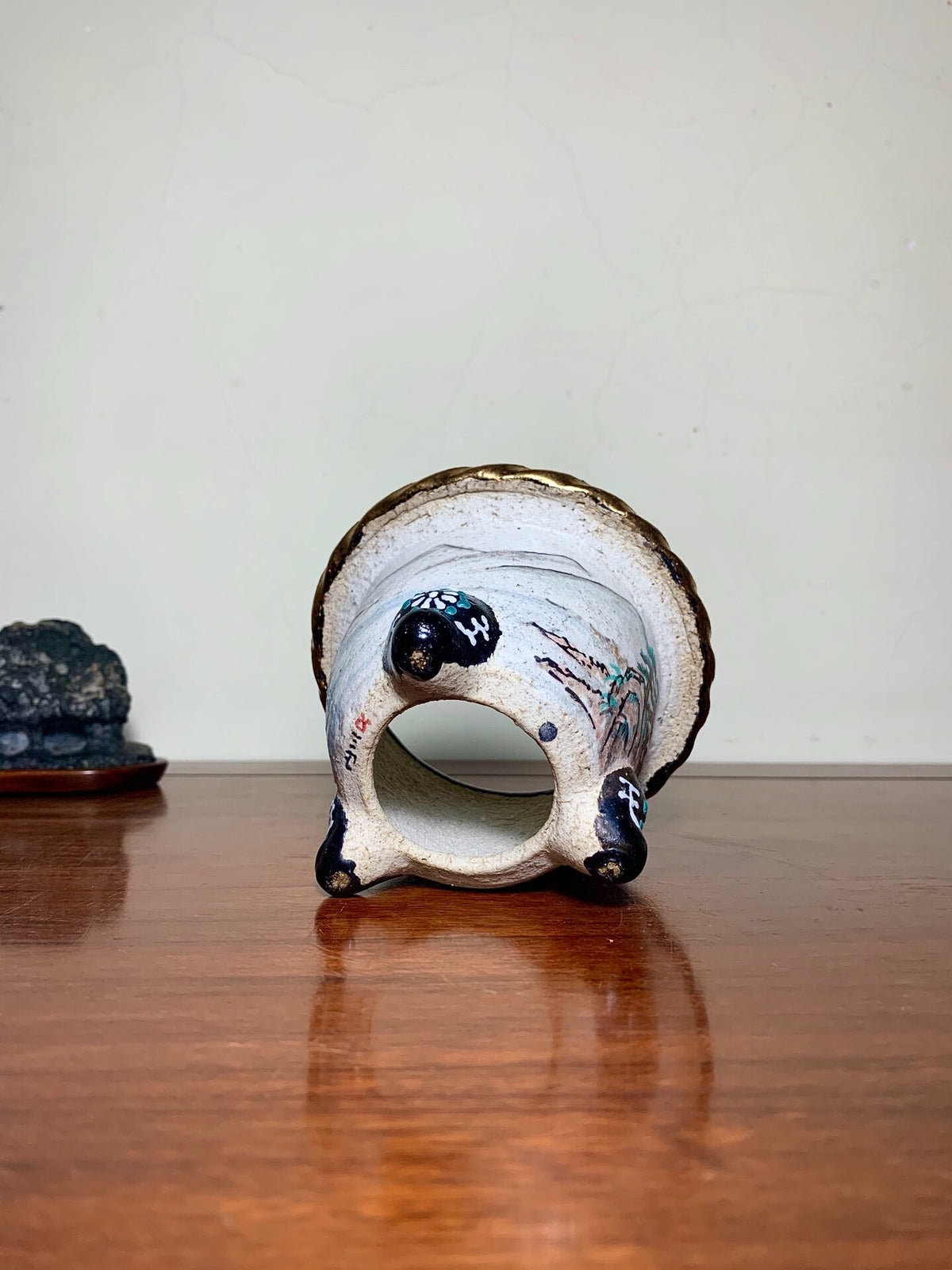 Shōsan Rope Rim Enamelled Landscape Omoto Pot