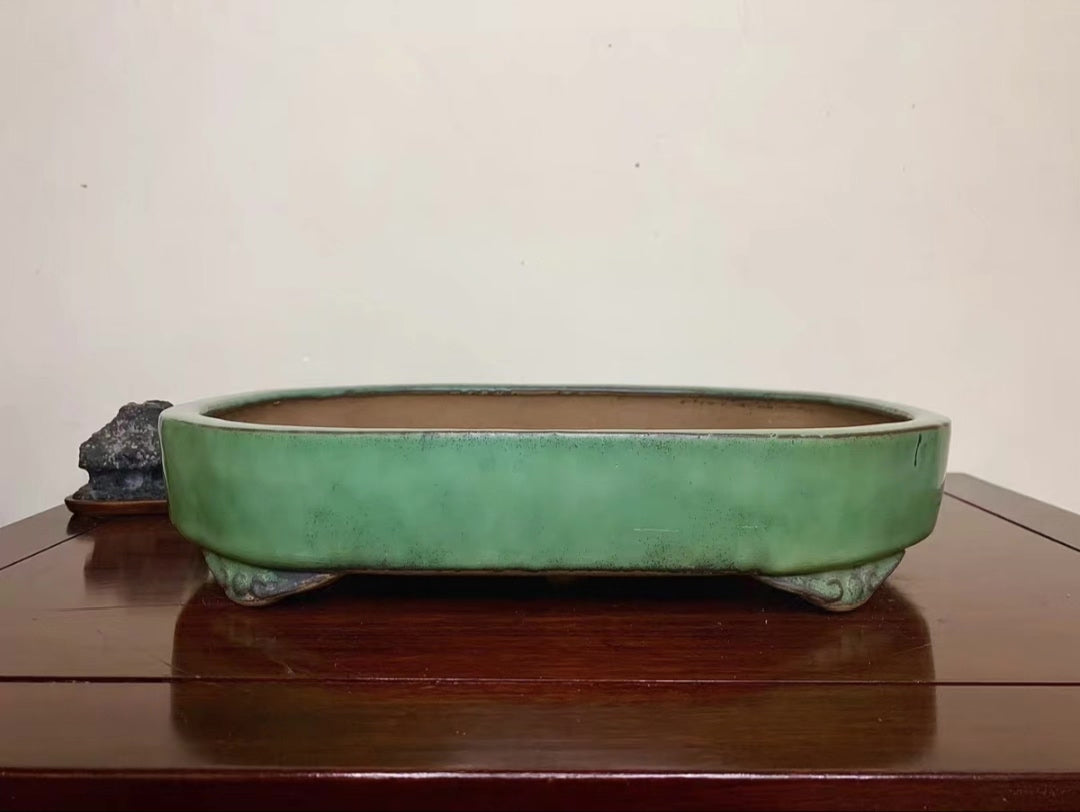Green Glaze Kiln-Transmuted Cloud Feet Mokko Japanese Pot by Shuufu