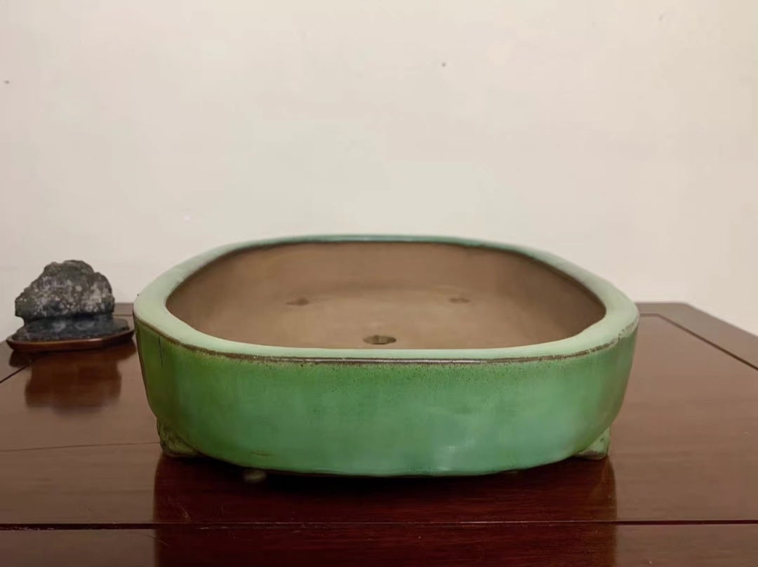 Green Glaze Kiln-Transmuted Cloud Feet Mokko Japanese Pot by Shuufu