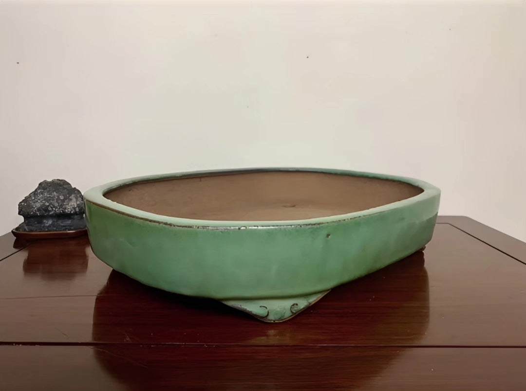 Green Glaze Kiln-Transmuted Cloud Feet Mokko Japanese Pot by Shuufu