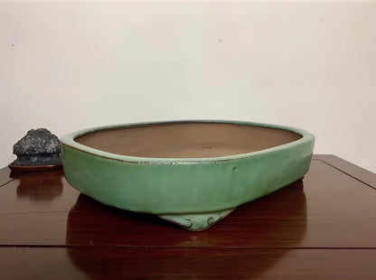 Green Glaze Kiln-Transmuted Cloud Feet Mokko Japanese Pot by Shuufu
