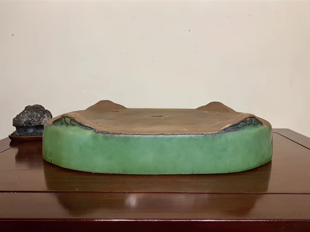 Green Glaze Kiln-Transmuted Cloud Feet Mokko Japanese Pot by Shuufu