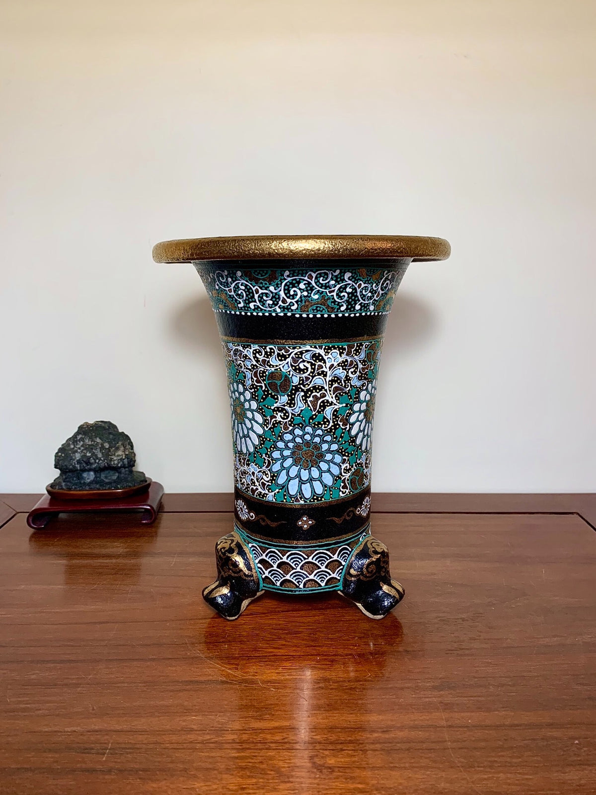 Hosshi Kakuei Classic Tang Grass Chrysanthemum Pattern Omoto Pot