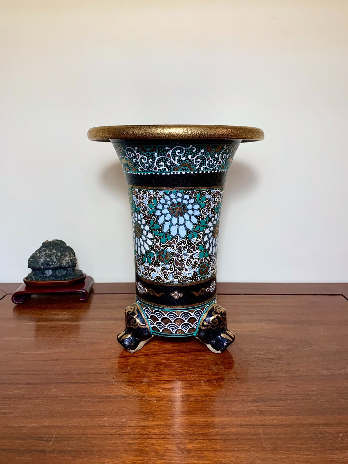 Hosshi Kakuei Classic Tang Grass Chrysanthemum Pattern Omoto Pot