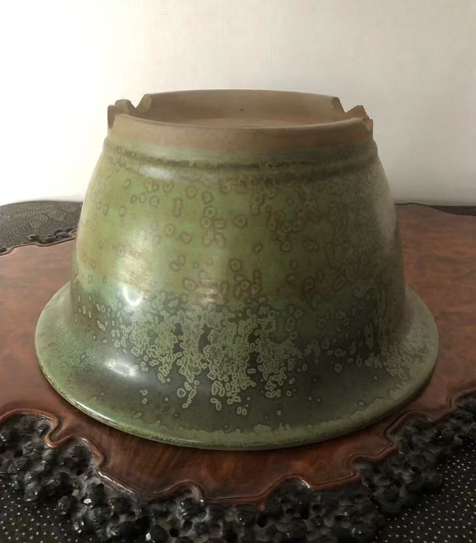 Antique Pot by Hōtoku