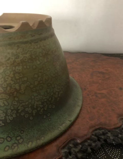 Antique Pot by Hōtoku
