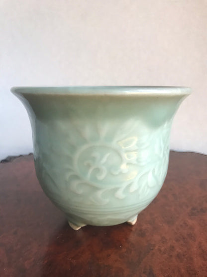 Japanese Famous Pot by Kotobuki Tendō-Ji