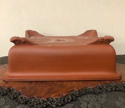 Antique Pot by Kōyō