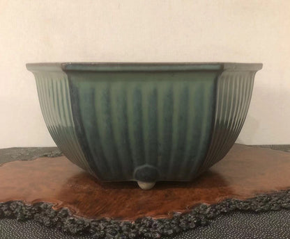 Antique Pot by Shōhei