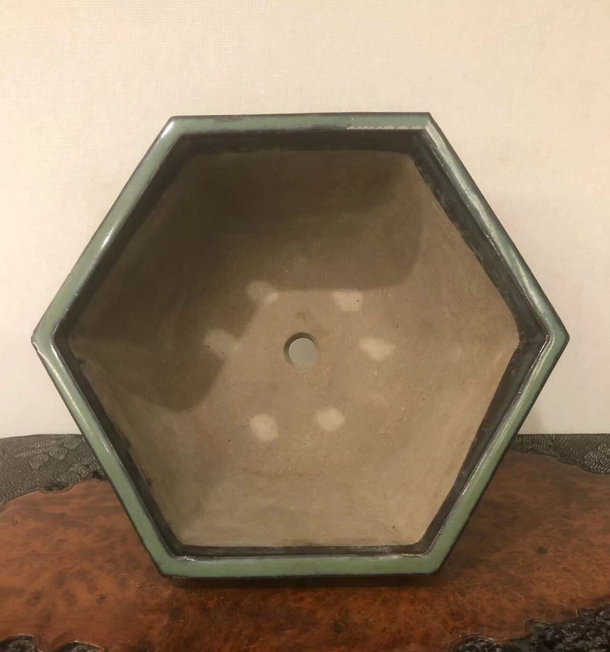 Antique Pot by Shōhei