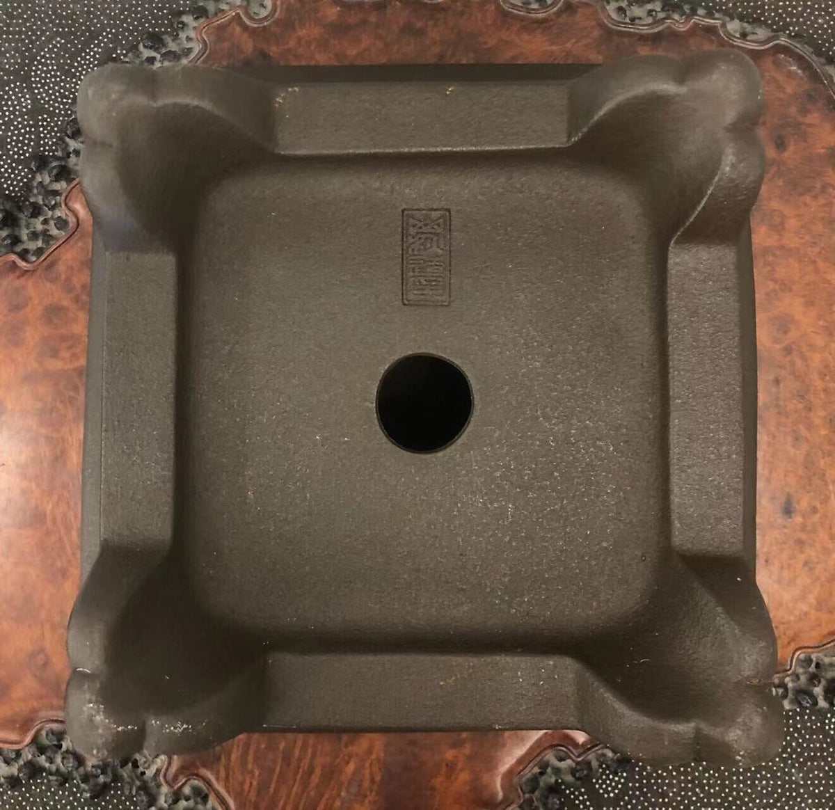 Yamano Aki Seal Mark Antique Pot