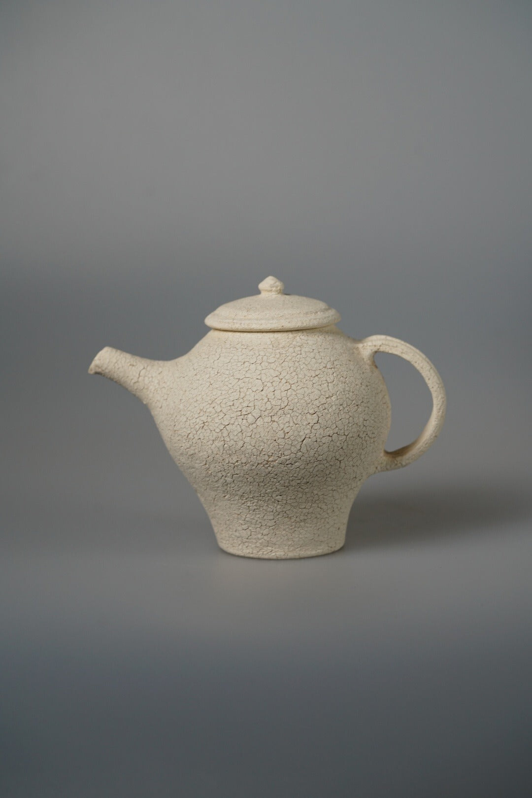 Japanese ceramic artist Airi Kagamihara teapot d
