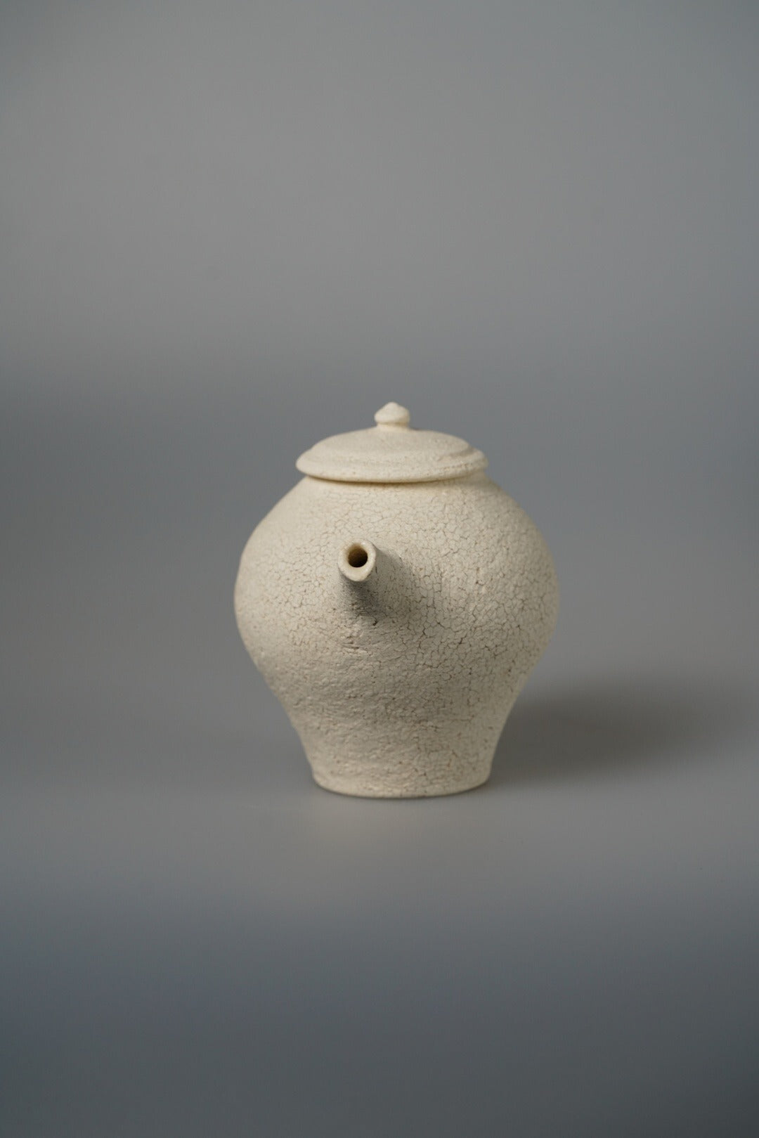 Japanese ceramic artist Airi Kagamihara teapot d