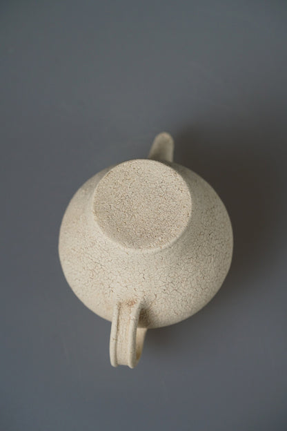 Japanese ceramic artist Airi Kagamihara teapot d